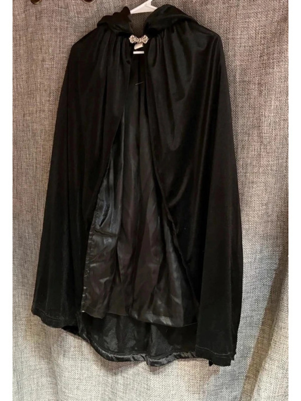 Vintage Secrets J.A. Nunley Black Velvet Hooded Cloak Cape Silver Clasp Costume